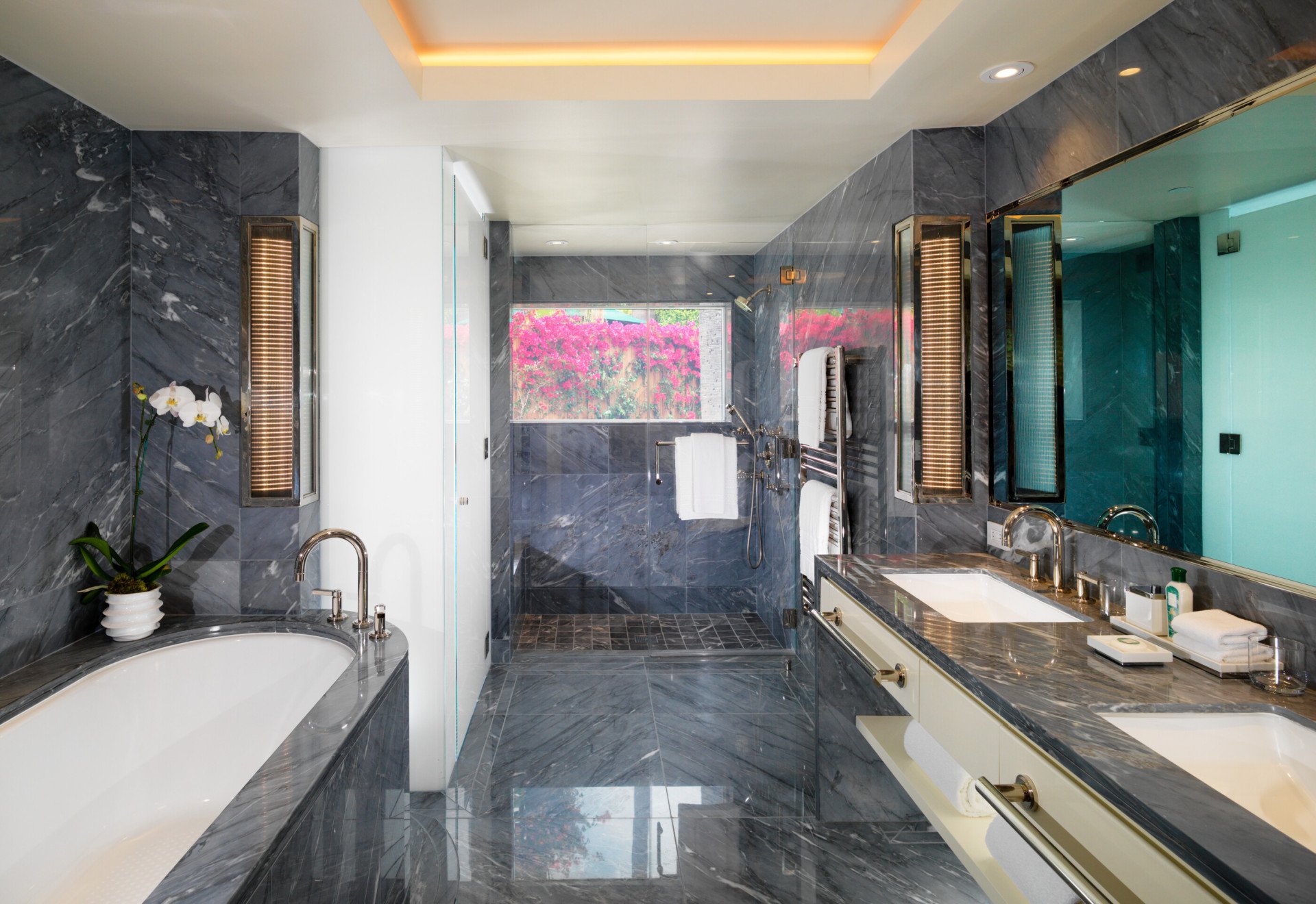 Bungalow 22A Bathroom at The Beverly Hills Hotel, Los Angeles 