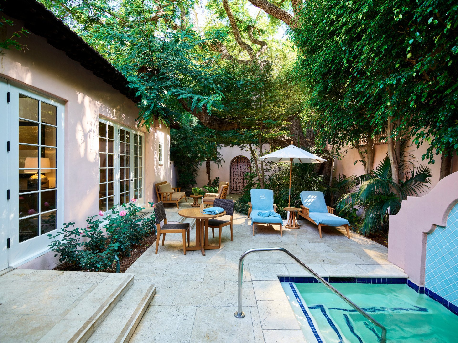 HBA_GRACE_KELLY_SUITE_174_042_v2_RGB_HR