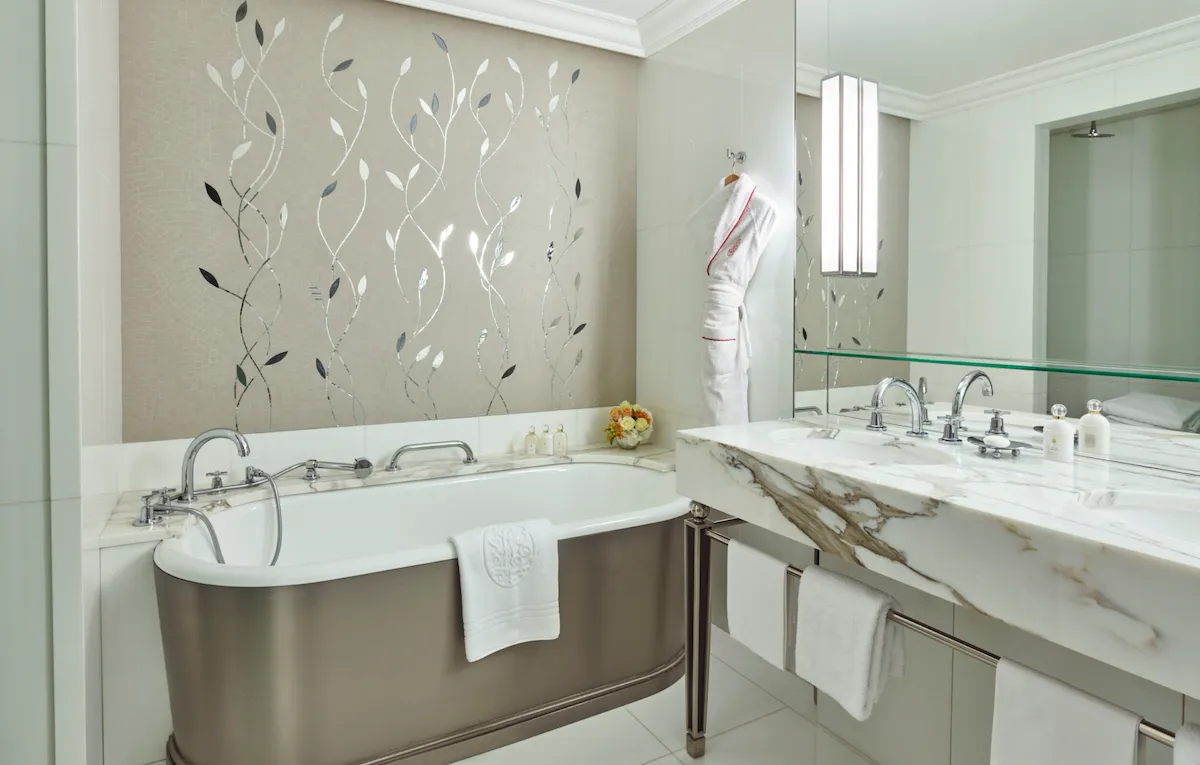 HPA-224-226-Presidential-Suite-Bath-HR-by-markread