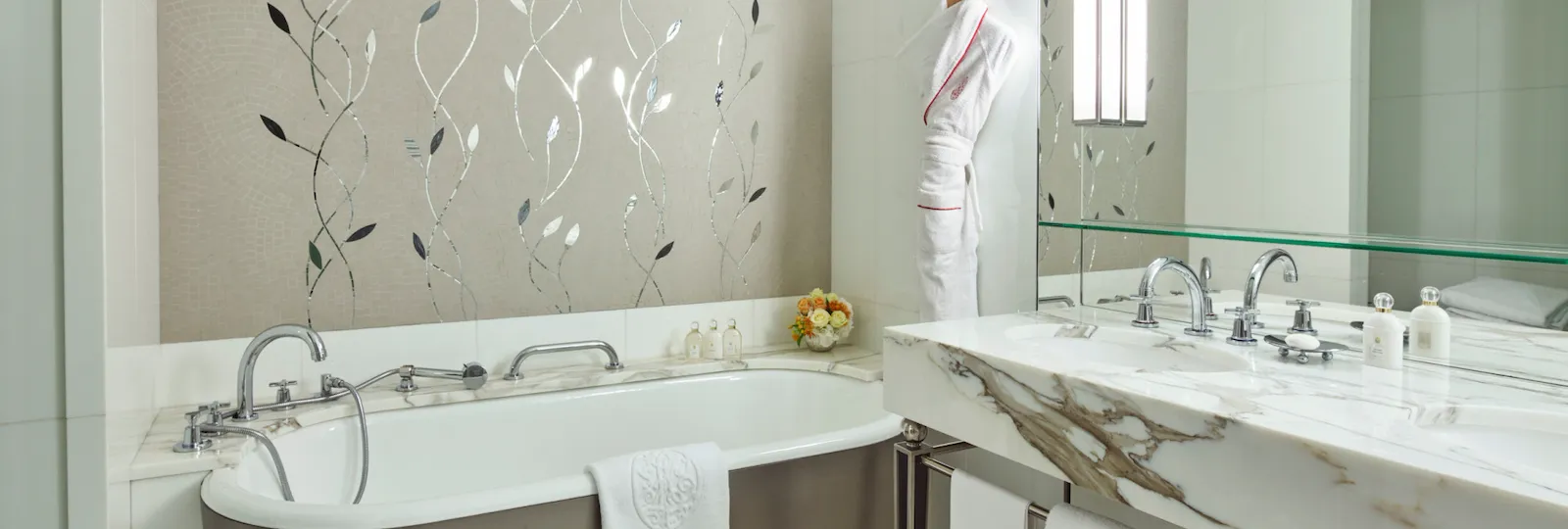 HPA-224-226-Presidential-Suite-Bath-HR-by-markread