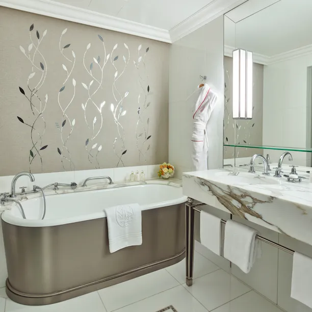 HPA-224-226-Presidential-Suite-Bath-HR-by-markread