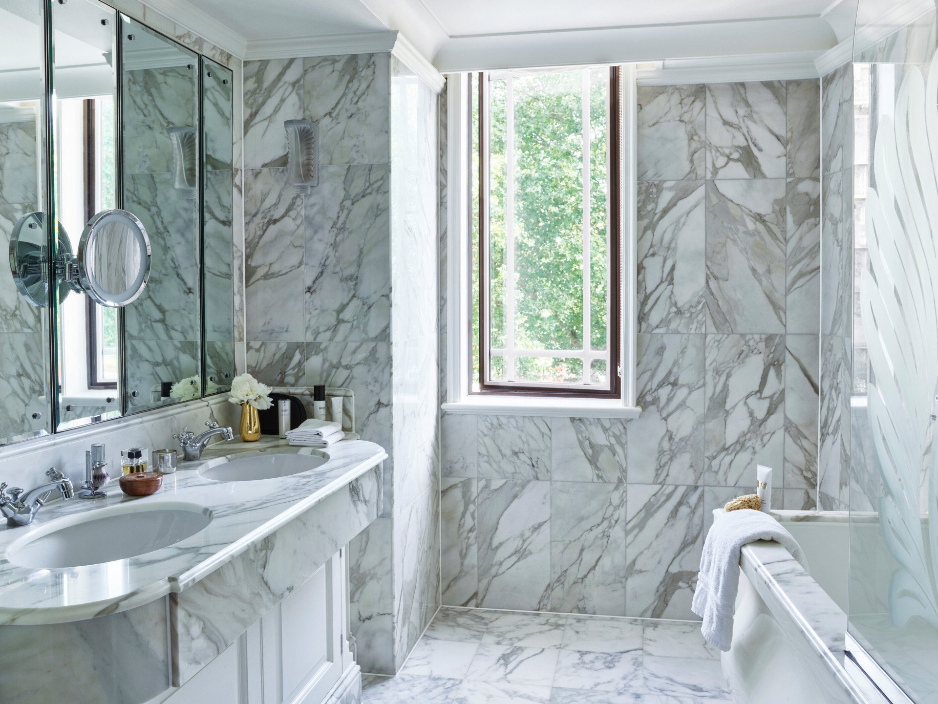 The Eisenhower Suite at The Dorchester, London bathroom and window