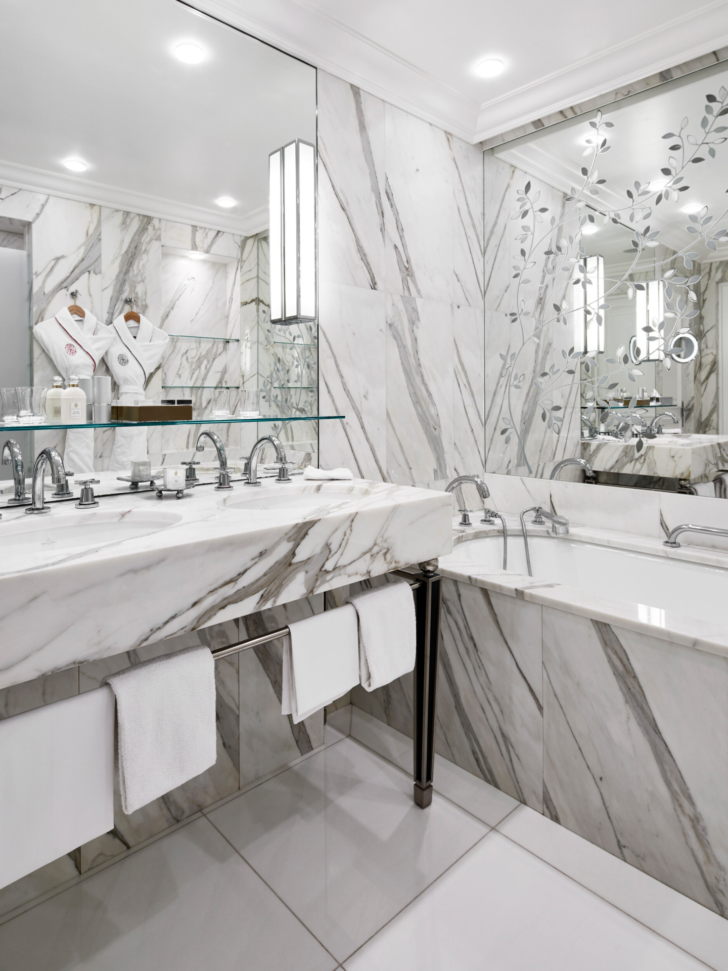 HPA-309-Prestige-Suite-2-SDB-HR-by-Francis-Amiand