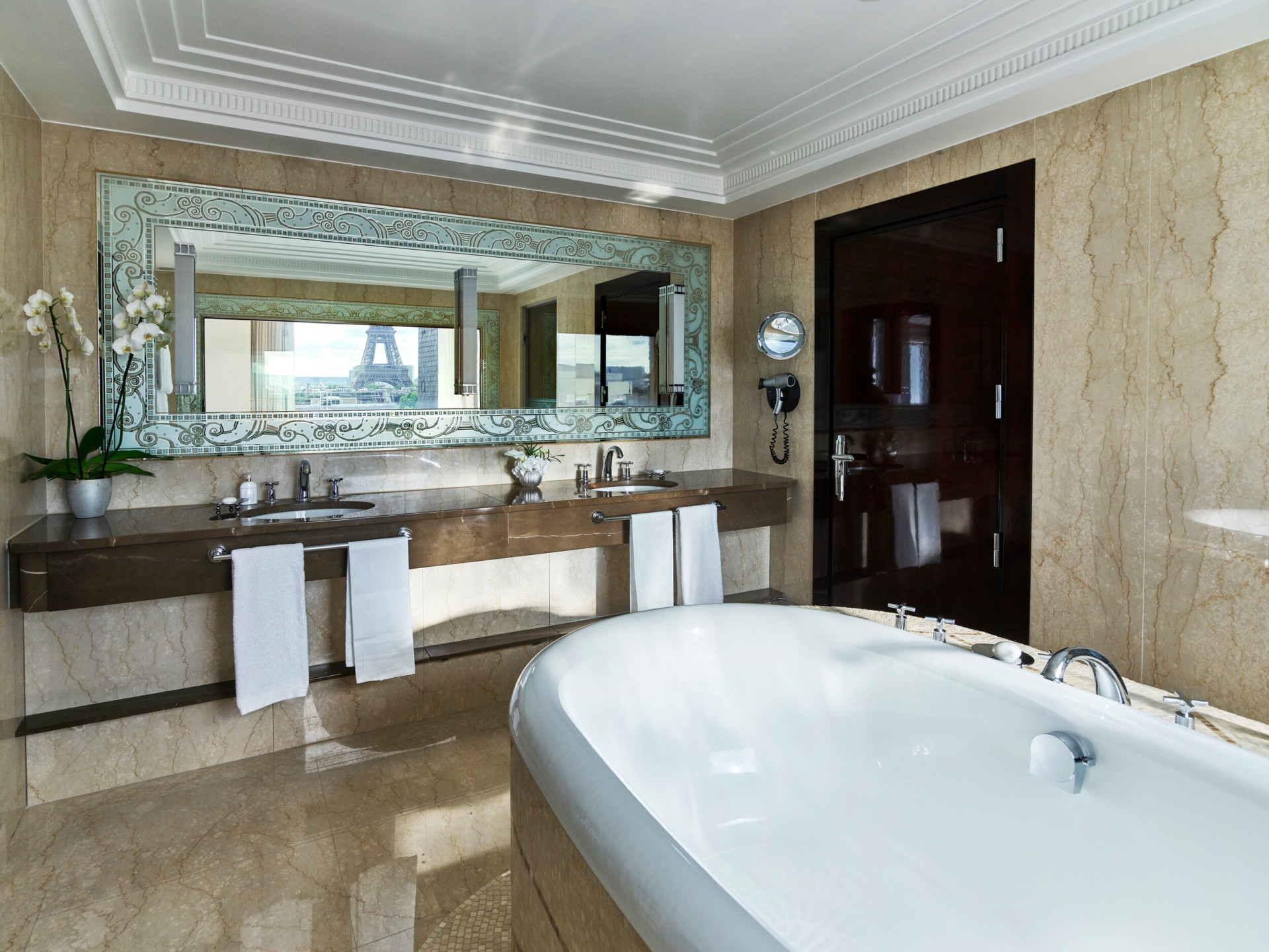 HPA-868-878-SignatureEiffel-Suite-Bath-HR-by-markread