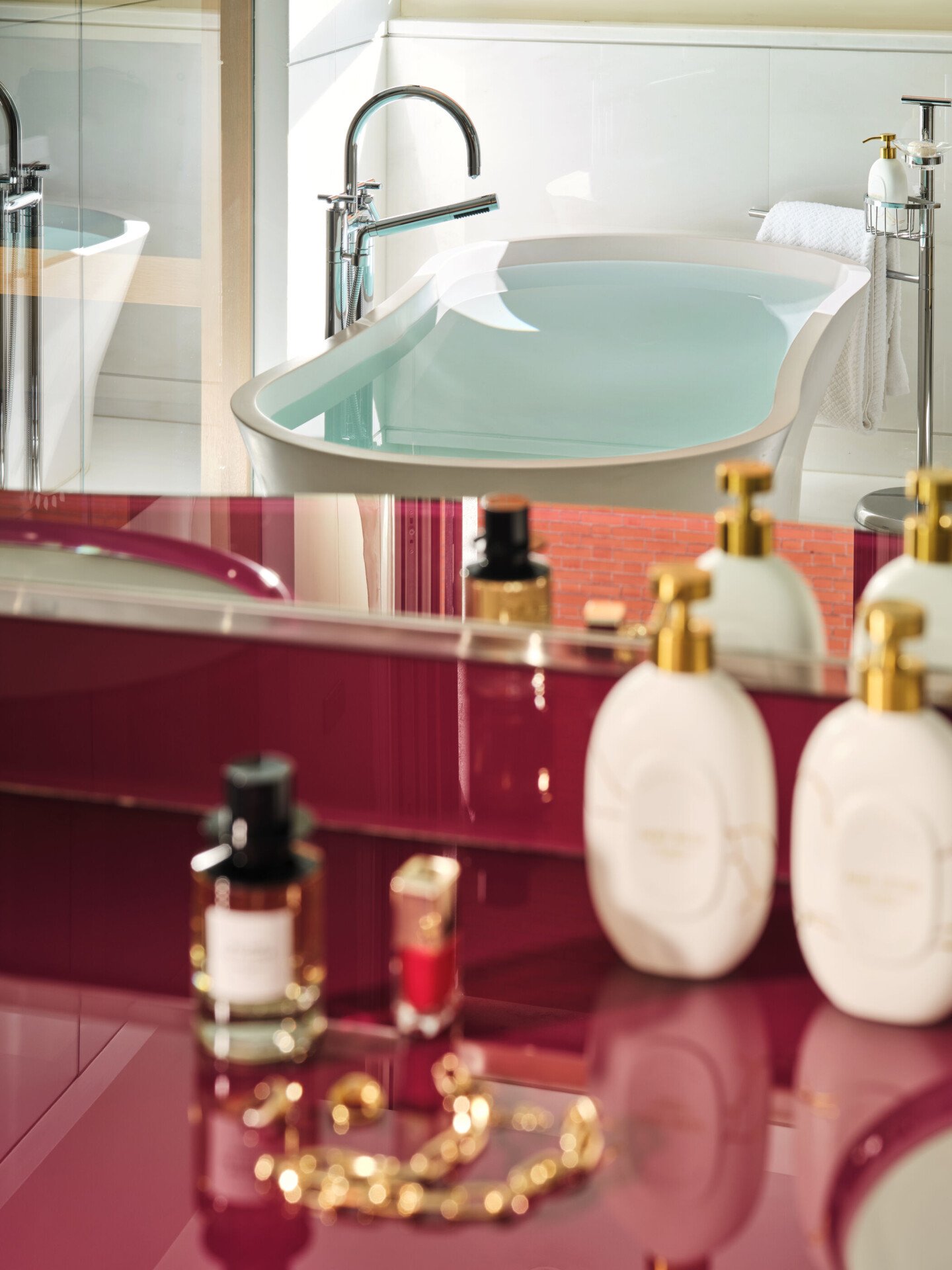 Principe Suite Bathroom with accessorize