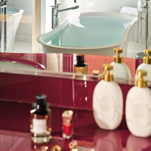 Principe Suite Bathroom with accessorize