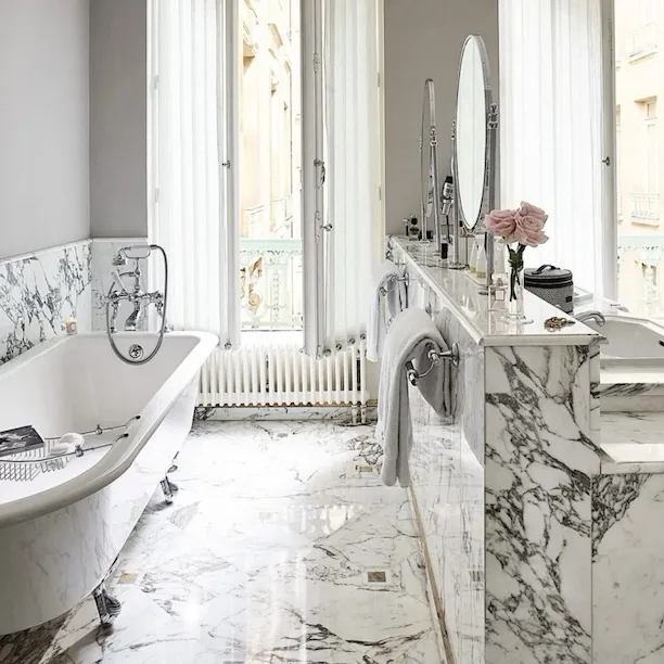 Picture of the Executive Room's bathroom